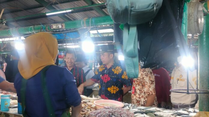 Sidak di Pasar Tenguyun, Bustan Klaim Harga dan Ketersedian Bahan Pokok Aman