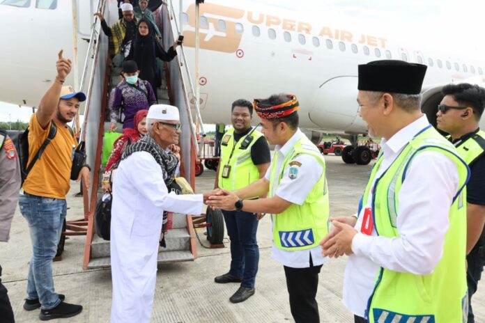 Sambut Kedatangan Haji, Bustan Sampaikan Belasungkawa ke Jemaah yang Meninggal Dunia