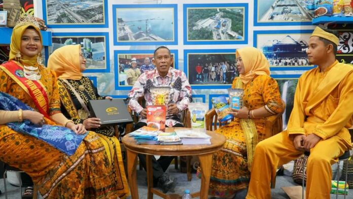 Pemkab Bulungan Promosikan Produk UMKM dan Masyarakat Punan Batu Benau di Rakernas APKASI