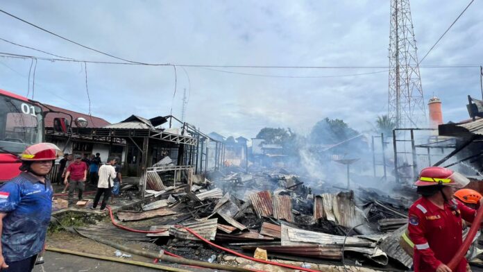 Empat Rumah dan Satu Toko Ludes Terbakar di Sesayap Hilir