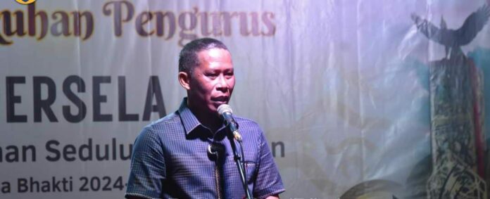 Syarwani Ajak Warga Pertahankan Kedamaian Daerah di Pengukuhan Pengurus Persela