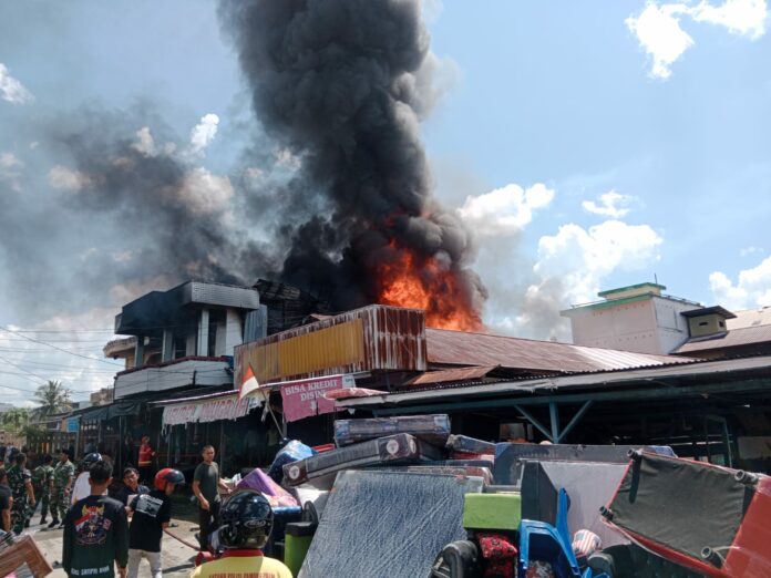 Toko dan Rumah Warga di Jalan Semangka Ludes Terbakar