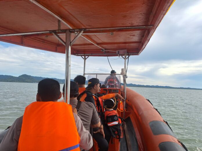 Diterjang Ombak, Dua Nelayan Hilang di Perairan Sebatik