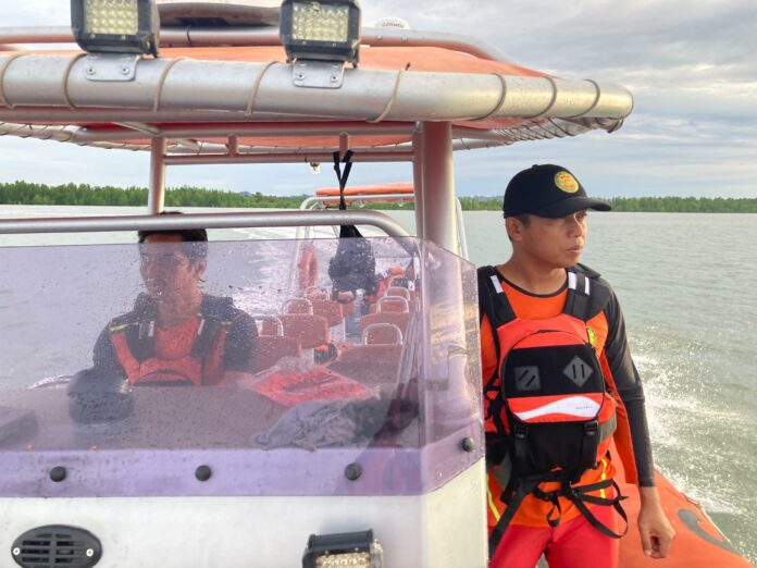 Basarnas Lakukan Pencarian Korban Speedboat Terbalik di Perairan Nunukan