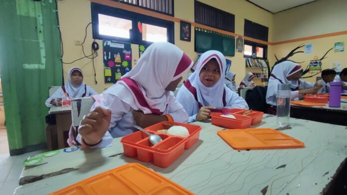 Ini Menu Makan Bergizi Gratis Perdana di Tarakan