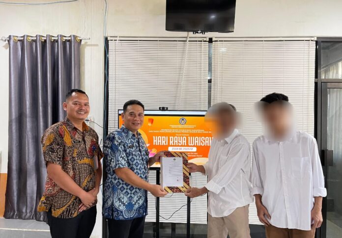 Dua Warga Binaan Lapas Tarakan Terima Remisi Waisak 2025