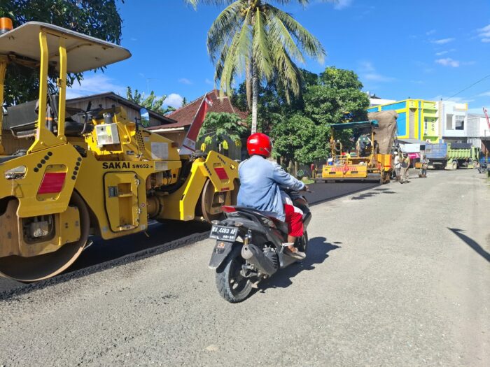 Pemkab Bulungan Gelontorkan Dana Segar Senilai Rp 55 Miliar Bangun Jalan di Sejumlah Kecamatan - Sumber : Mediakaltimtara.com - BeritaSatu Network