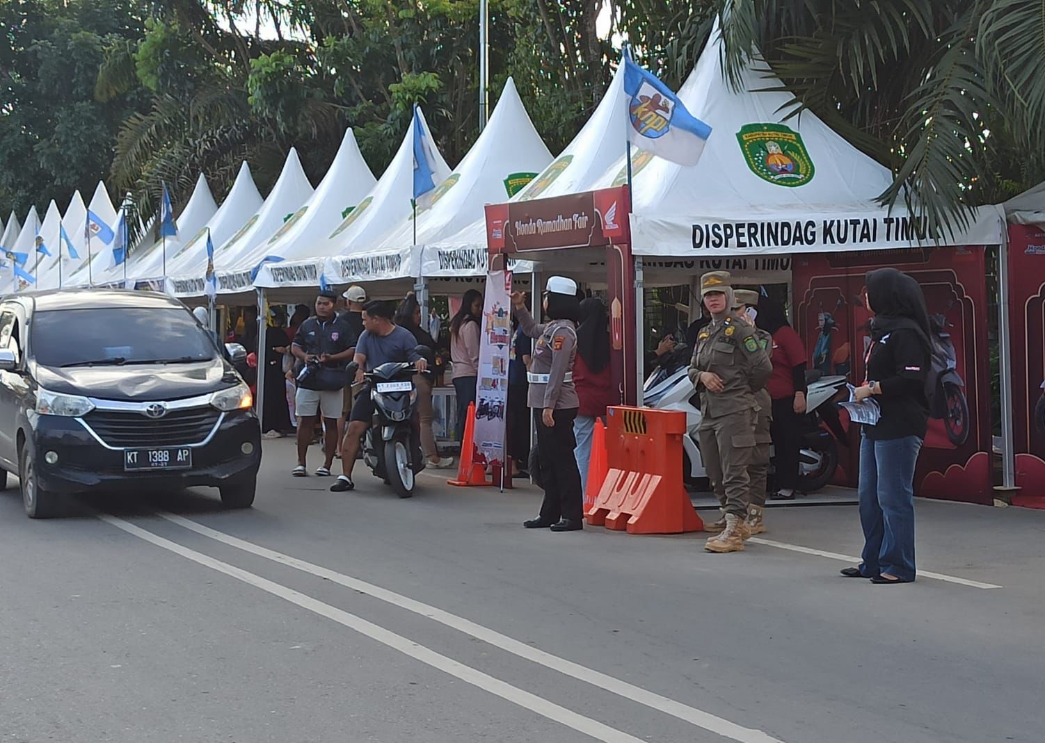 Kepadatan Sore Ramadan Diurai, Personel Sat Lantas Turun ke Jalan