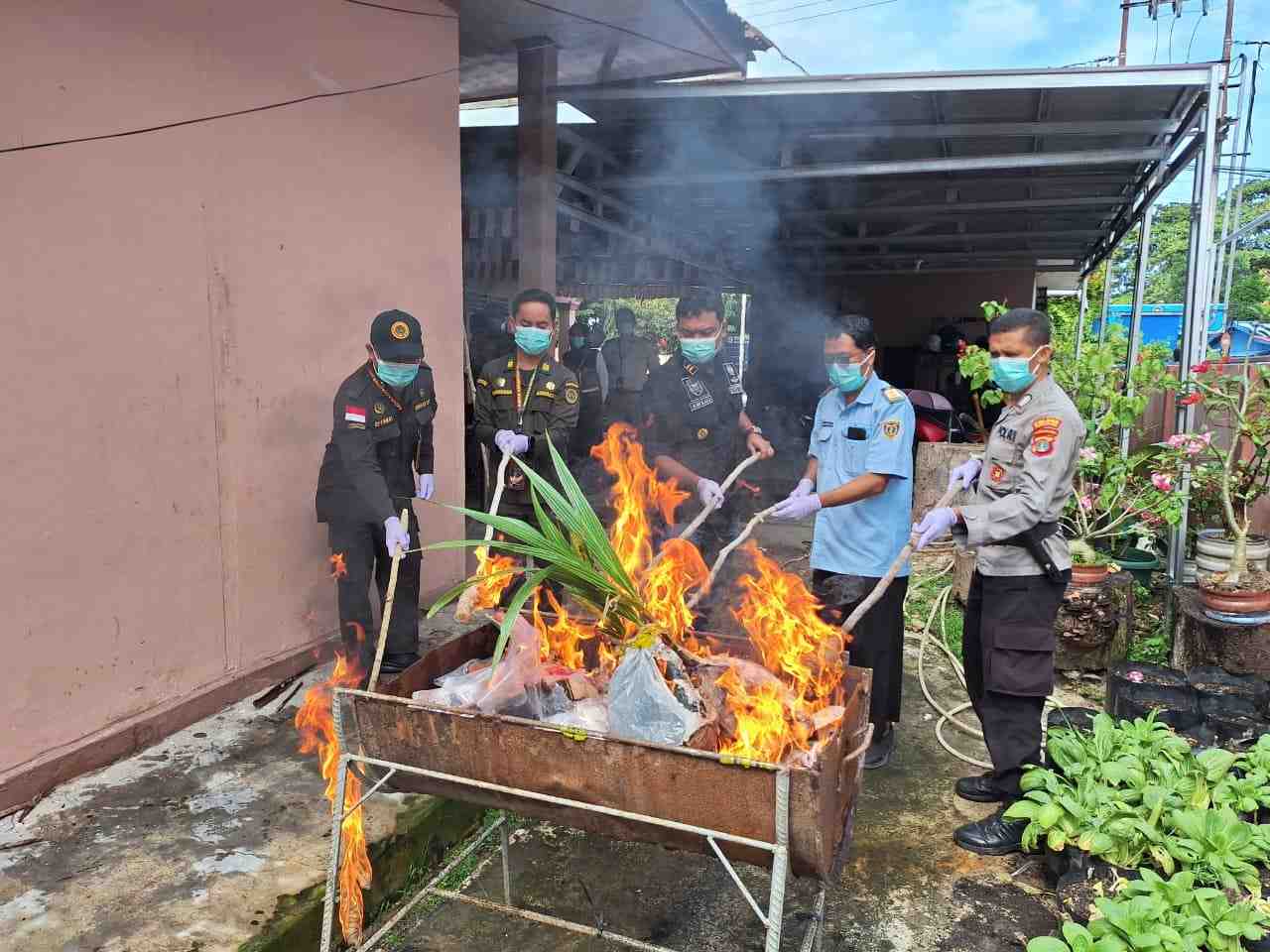 Barantin Musnahkan Daging hingga Bibit Ilegal di PLBN Nunukan