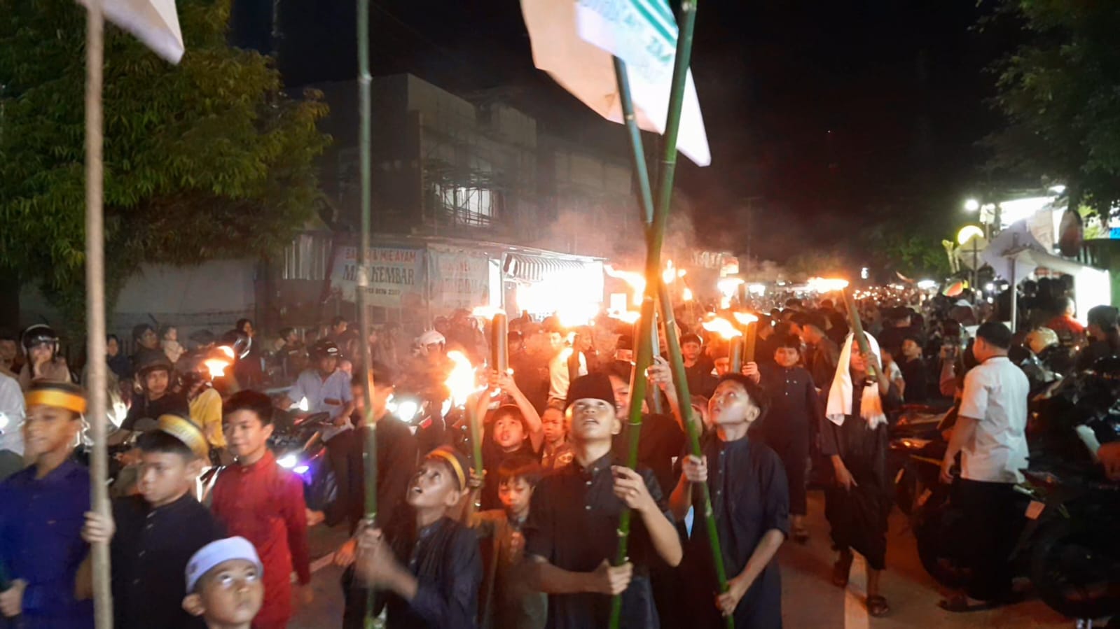 Tradisi Tahunan, Ribuan Warga Tarakan Antusias Ikuti Pawai Obor Ramadan