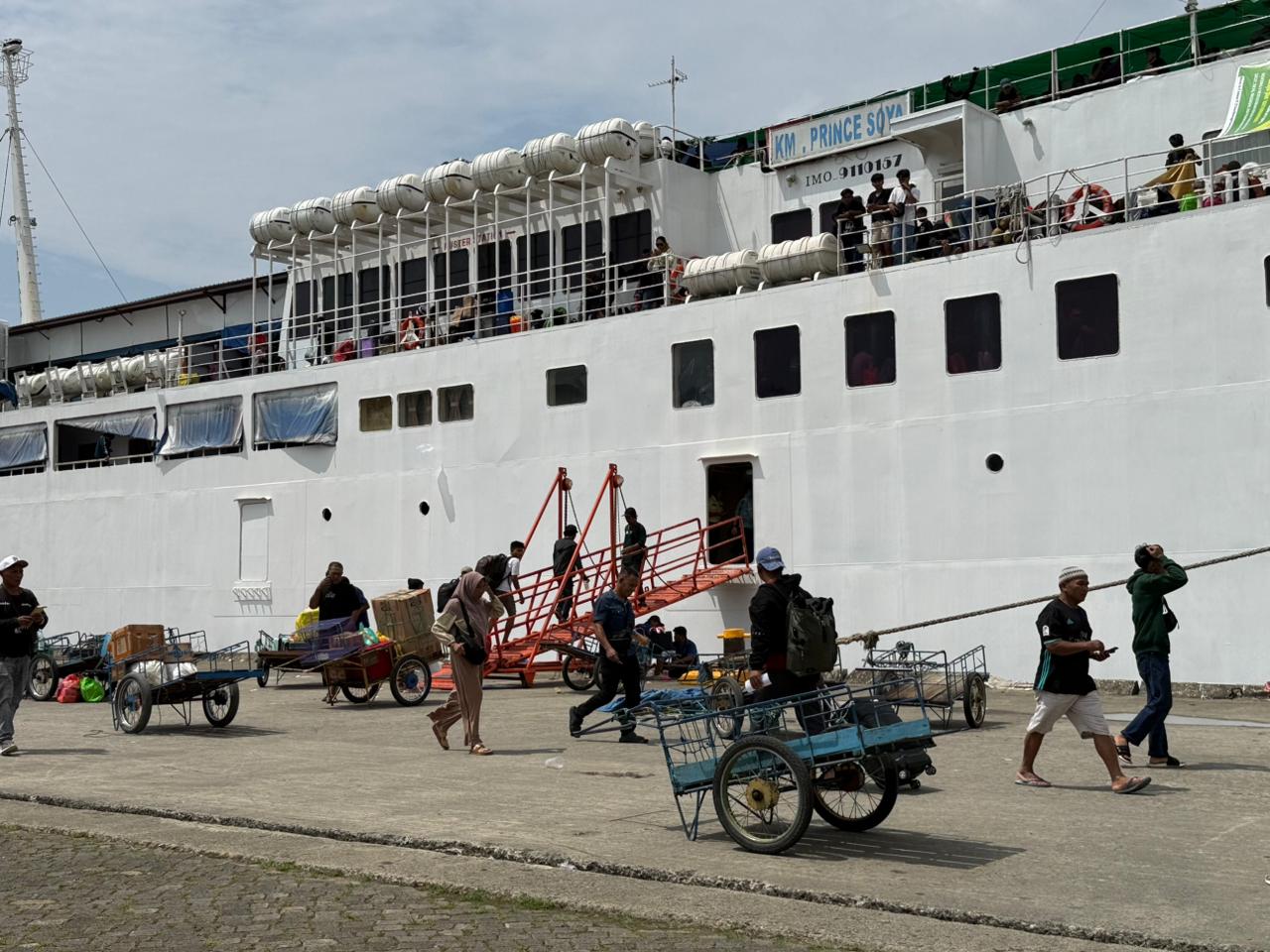 Pelabuhan Samarinda Dipadati Pemudik Tujuan Sulsel